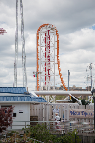 Illustration for article titled Coney Island's Newest Roller Coaster Is Narrower Than Most Apartments